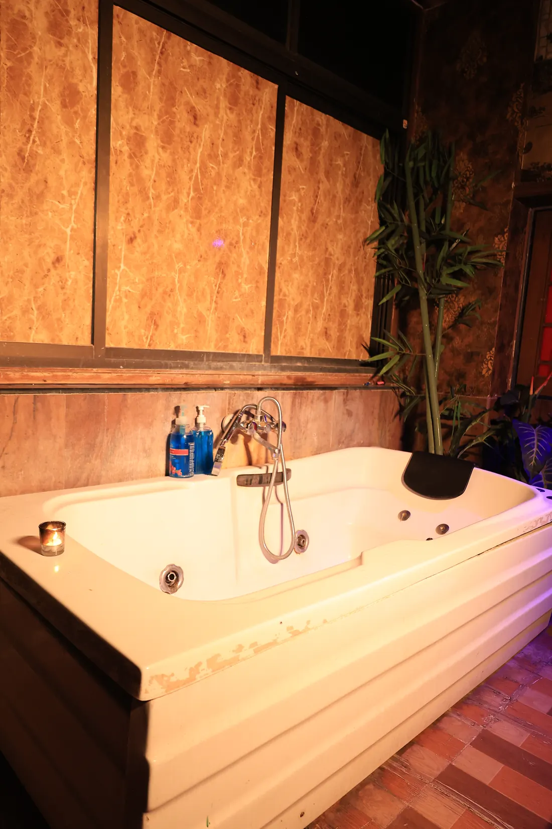 Close view of the jacuzzi tub at Deep Spa